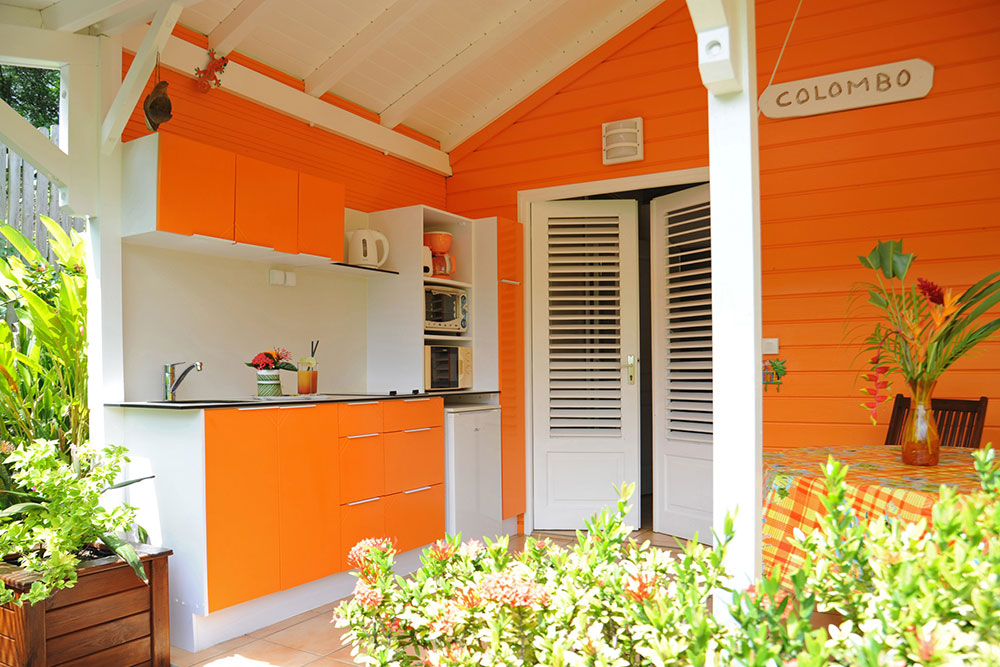 Terrasse du bungalow Colombo au gîte des 3 épices en Guadeloupe.